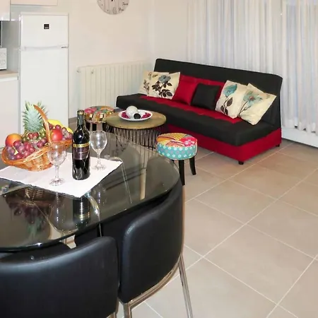Two Bedroom تروغير